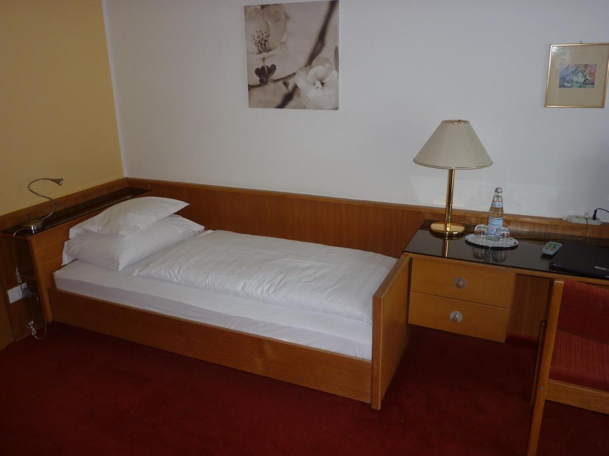 Zima Hotel